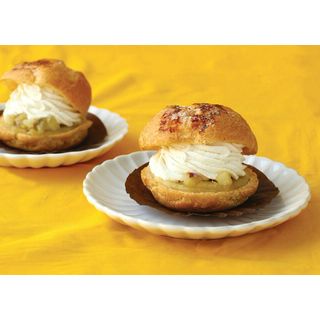 一六本舗の自家製餡シュークリームスイートポテト