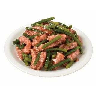 オーストラリア産牛やわらか炒め用にんにくの芽入り(成型肉・解凍)