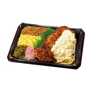 3色そぼろ&チキン南蛮弁当
