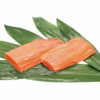 サーモン刺身用ブロック 100g当り